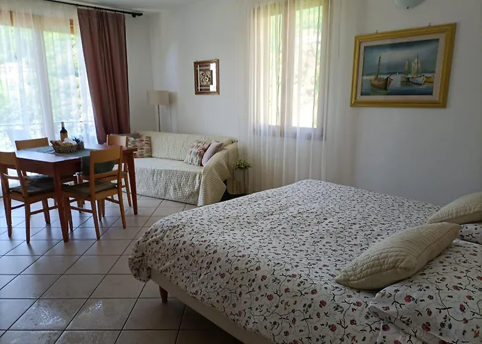 Apartment G&b